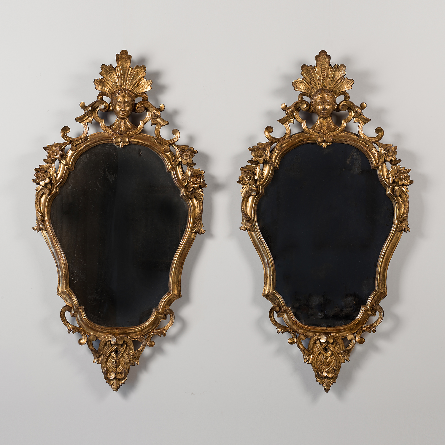 Coppia di ventole con iniziali di Vittorio Amedeo II